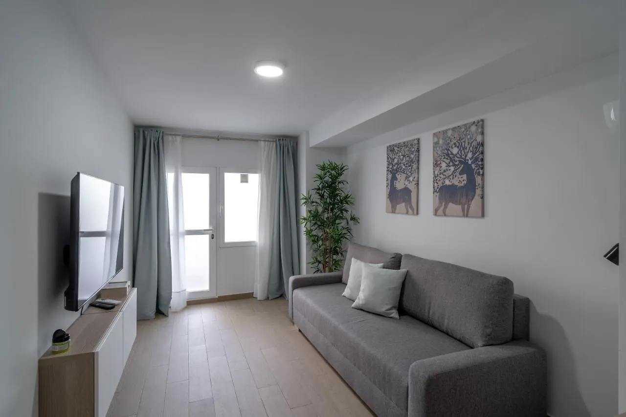 Apartamento Diseno Con Terraza Exterior Chill Out بينالماذينا 0*,  إسبانيا